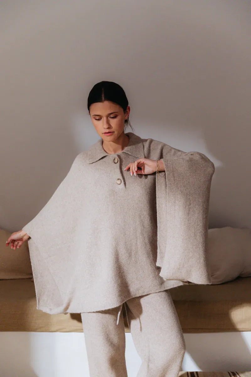 Alice et Maman- Ina Gebreide Poncho Polo Tricot Sand
