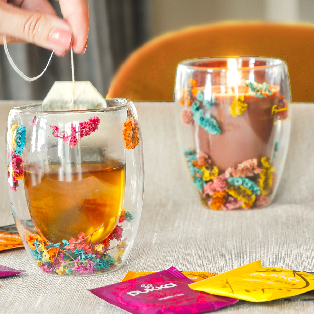 SOJAKAARS - theeglas FRIENDS & FLOWERS - Silky Tonka