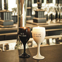 SOJAKAARS WIJNGLAS ZWART - UNCORK AND UNWIND