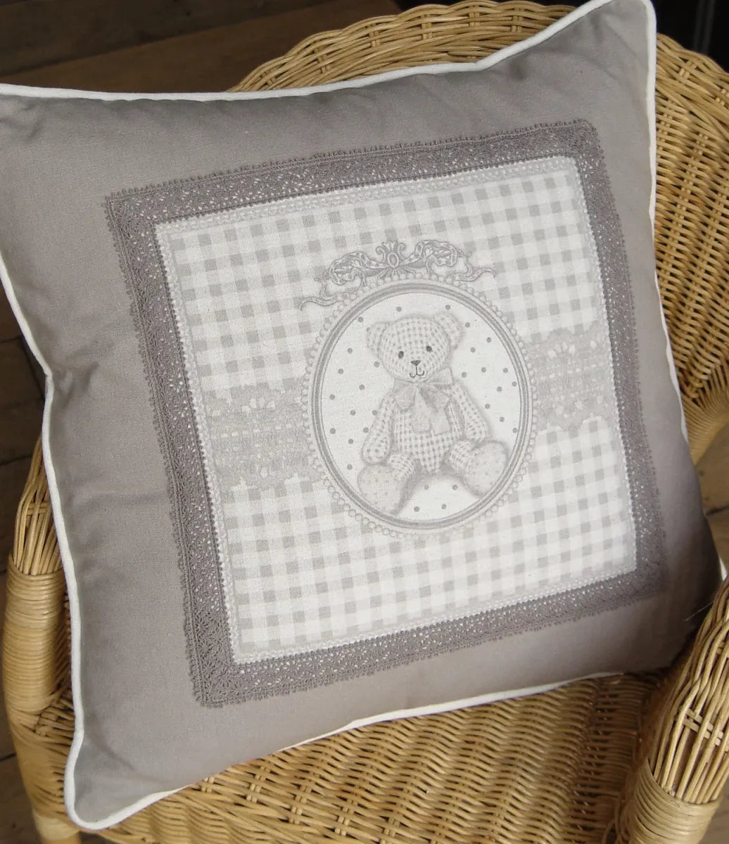 Kussen met berenprint 45x45cm