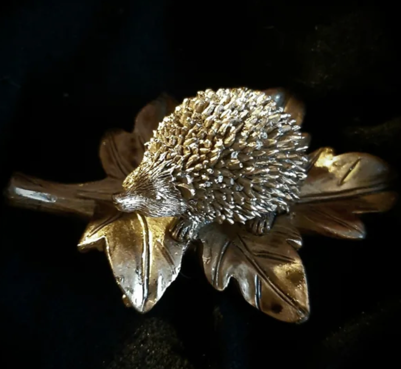 Egel op herfstblad goud 10 cm