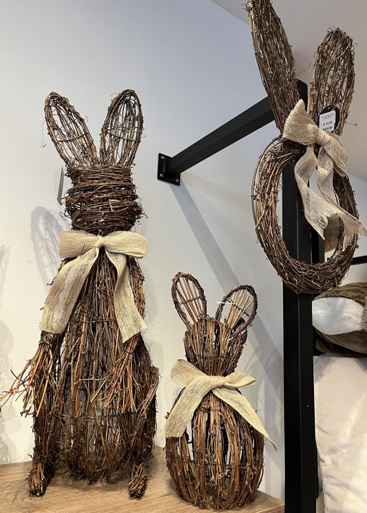 Rotan Haas Liv met strik  H65cm