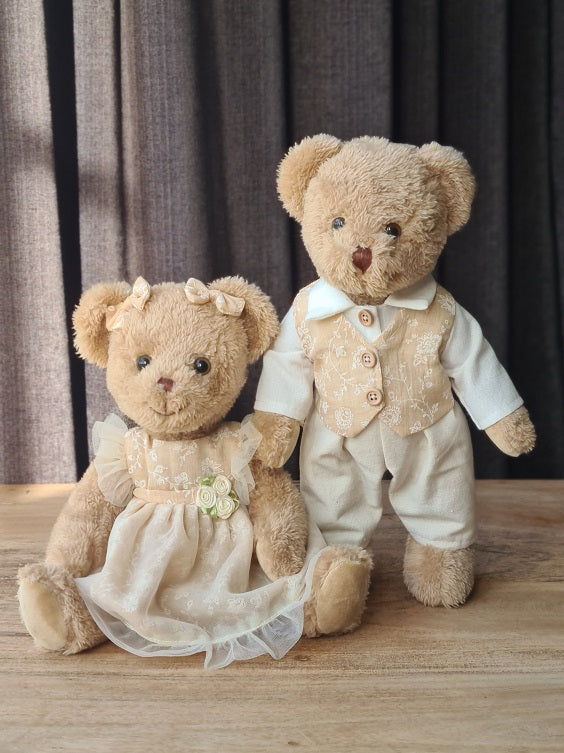 Beer koppel met beige trouwoutfit-limited edition- 30cm