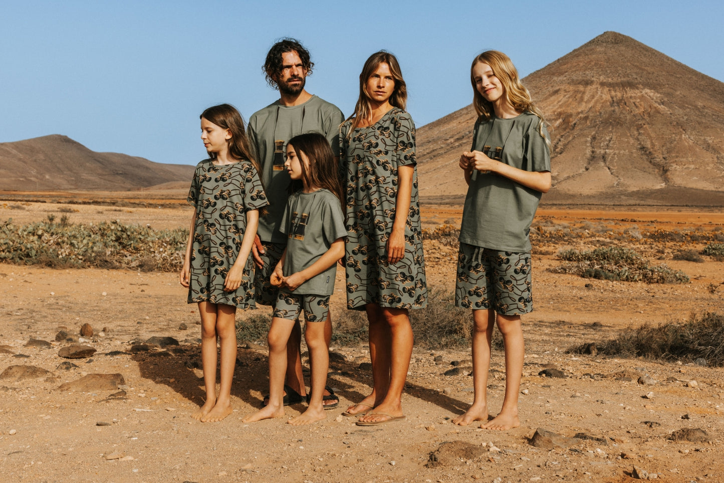 Binoculars T-Shirt & Shorts set Men